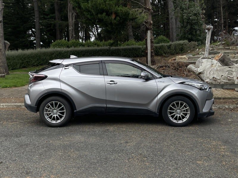 2017 Toyota C-HR G LED Edition Hybrid, photo 3