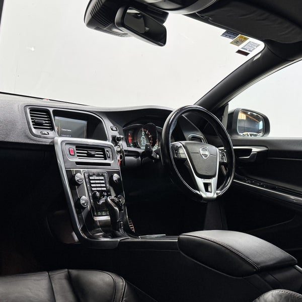 2014 Volvo V60 3.0 T6 R-Design All-Black, photo 3