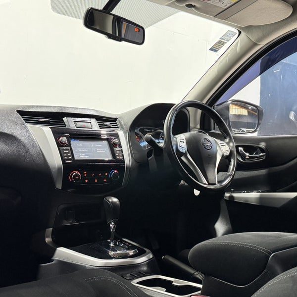 2019 Nissan Navara ST, photo 3