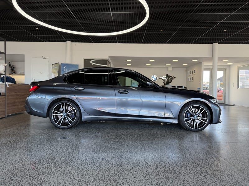 2023 BMW 330e PhEV Sedan M Sport + Innovations, photo 3