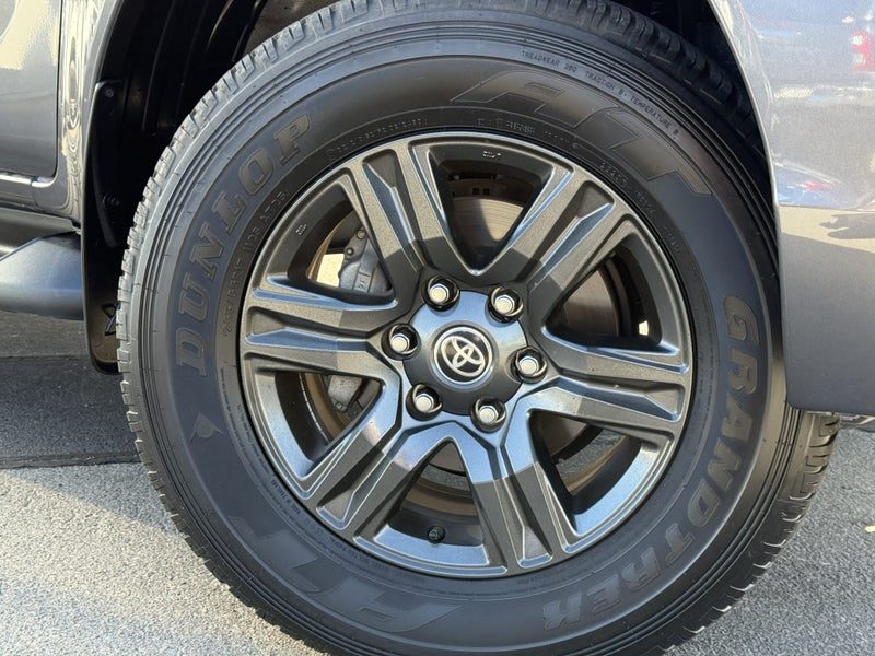 2025 Toyota Hilux Sr5 Td Dc 2.8Dmht, photo 2