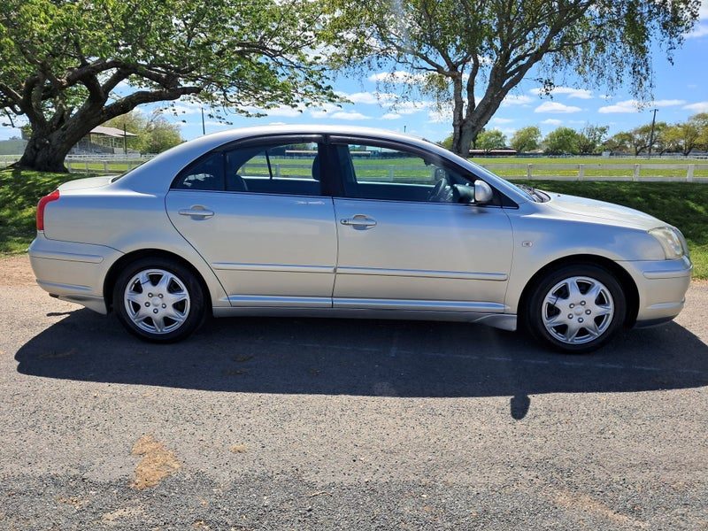 2004 Toyota Avensis Xi, photo 2