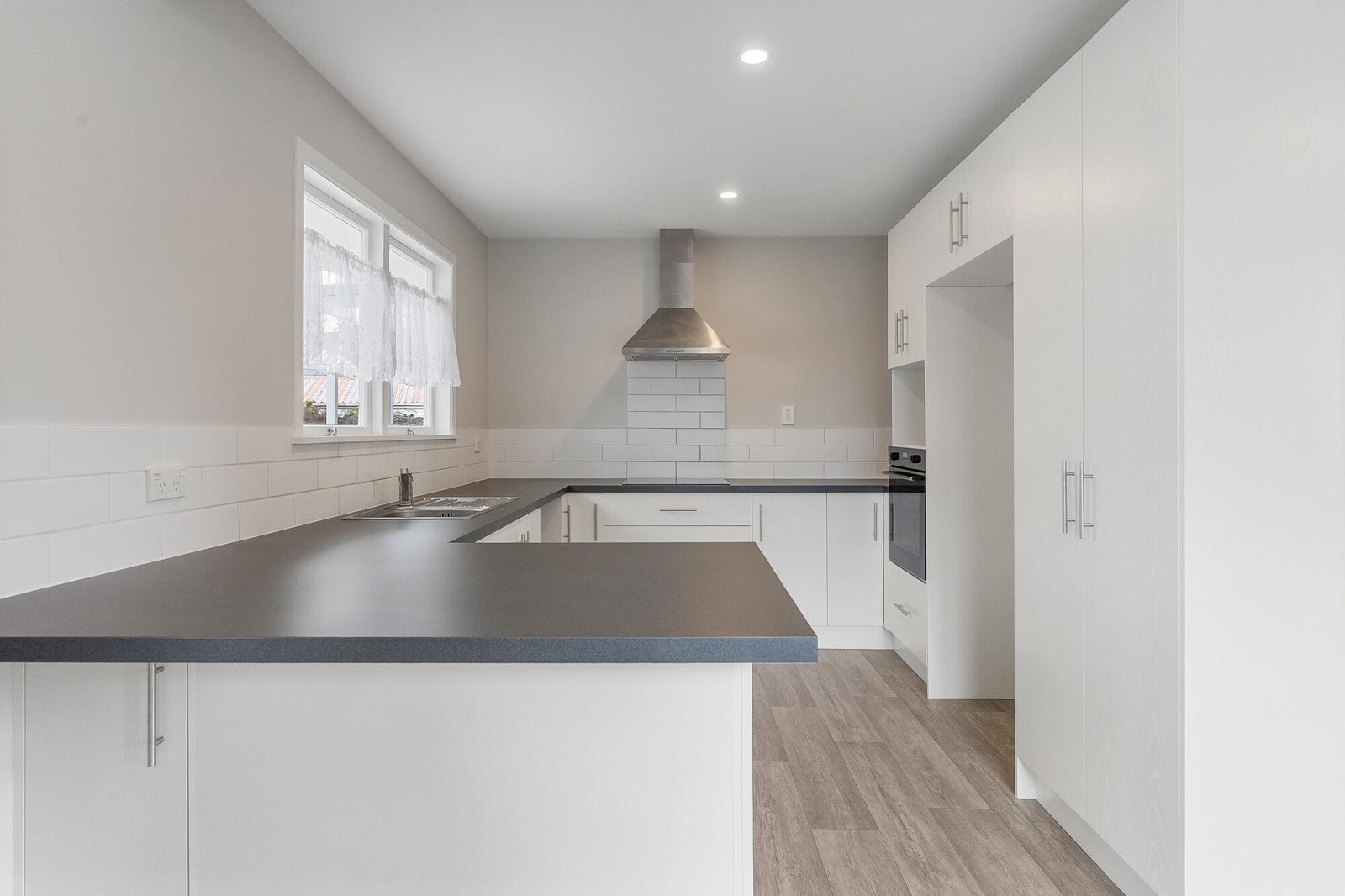61 Gloria Avenue, Te Atatu Peninsula, photo 11