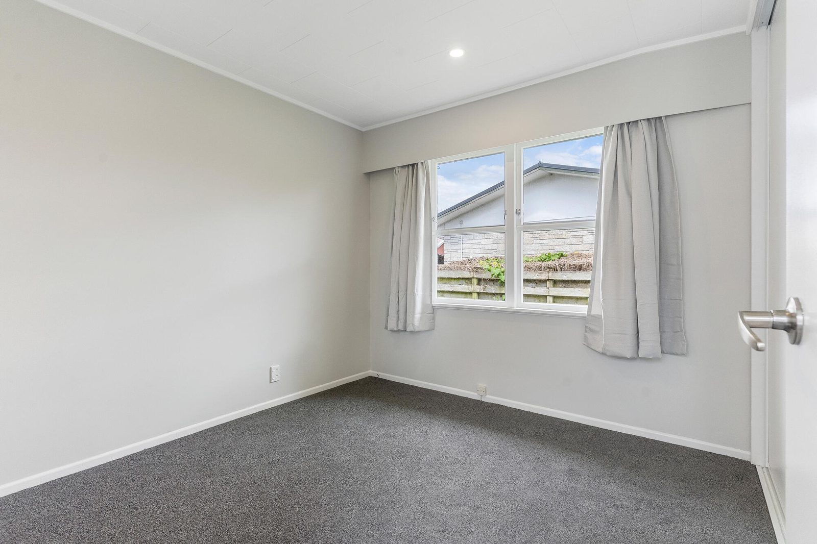 61 Gloria Avenue, Te Atatu Peninsula, photo 14