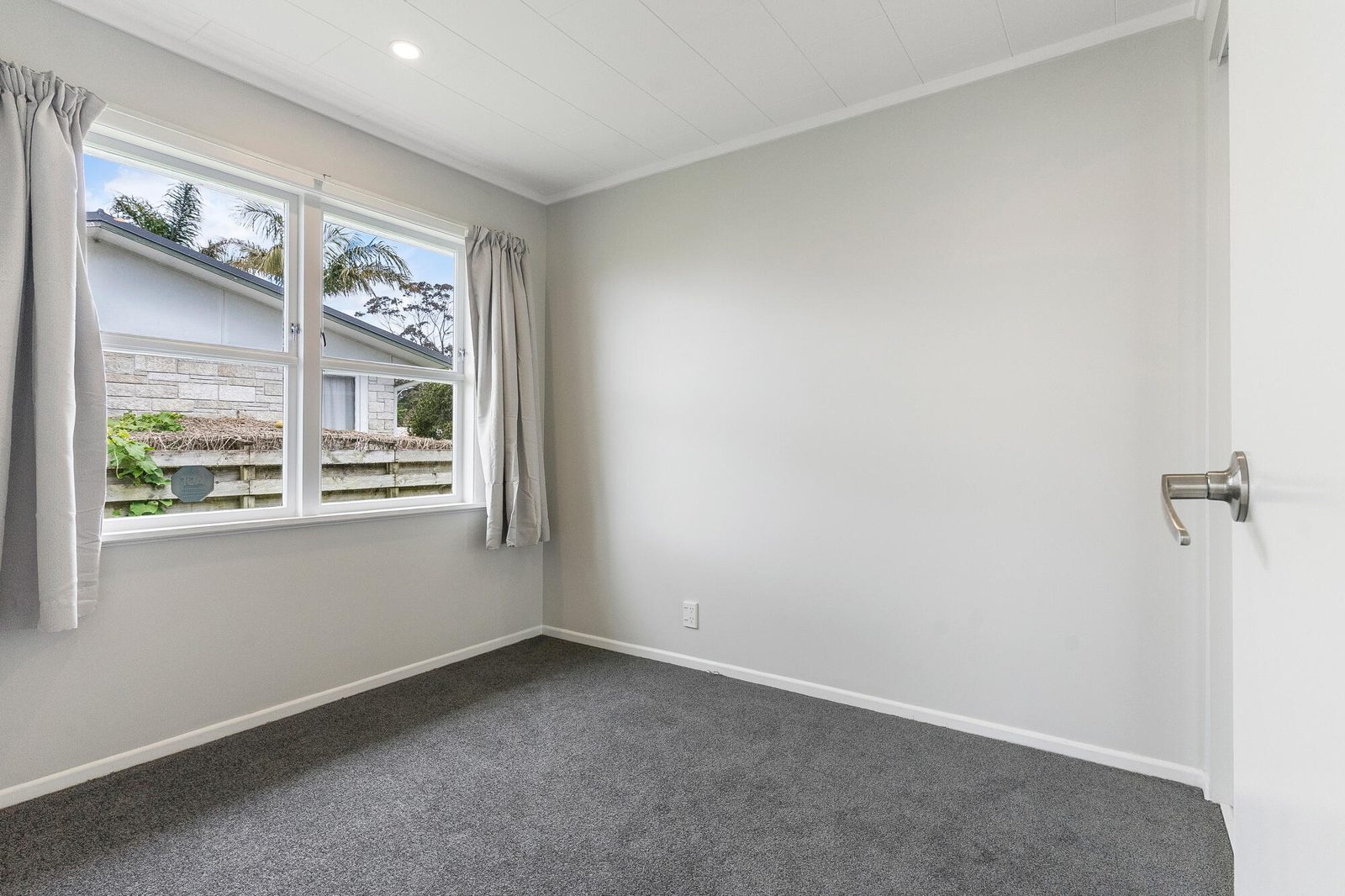 61 Gloria Avenue, Te Atatu Peninsula, photo 15