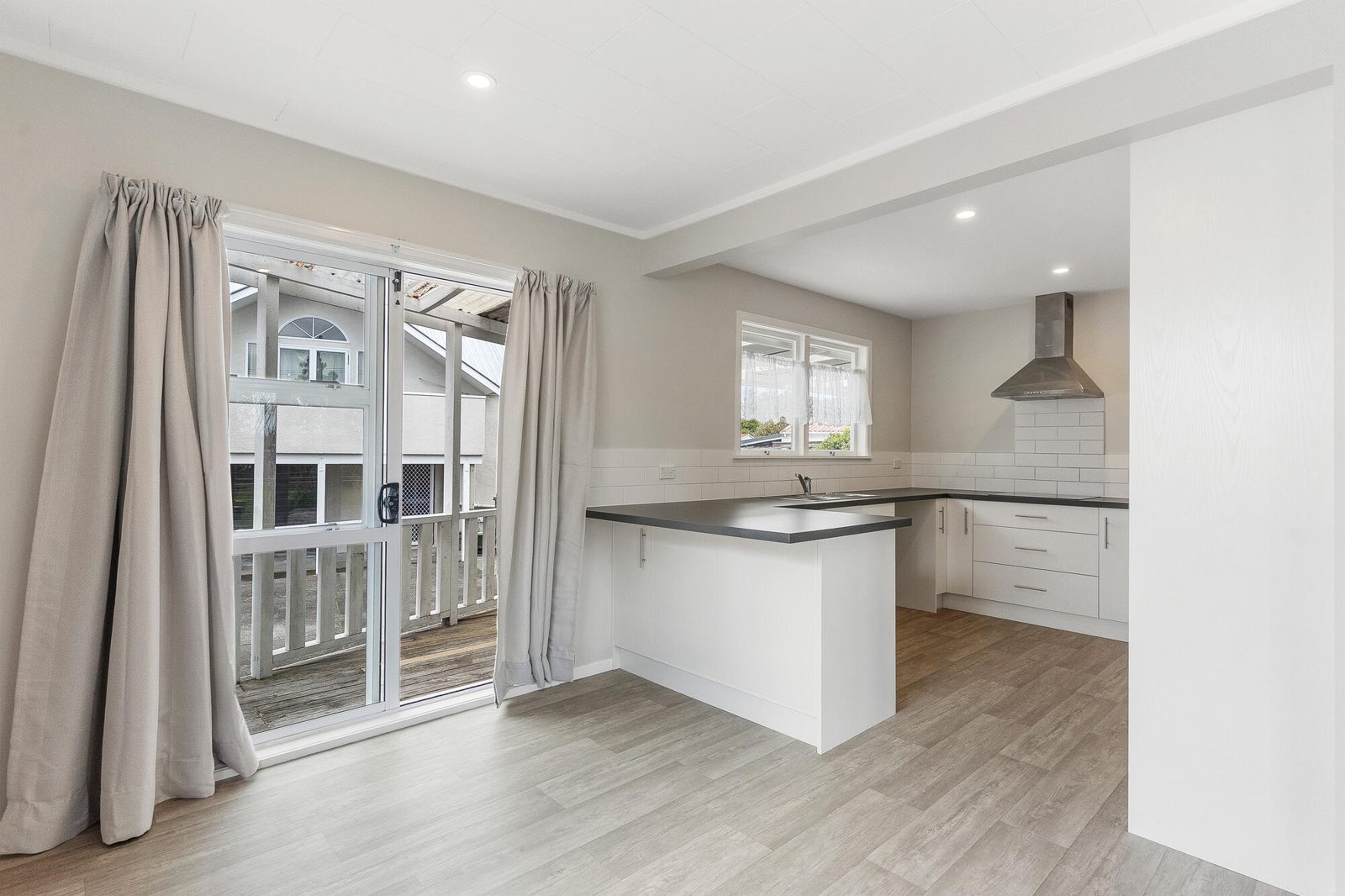 61 Gloria Avenue, Te Atatu Peninsula, photo 18