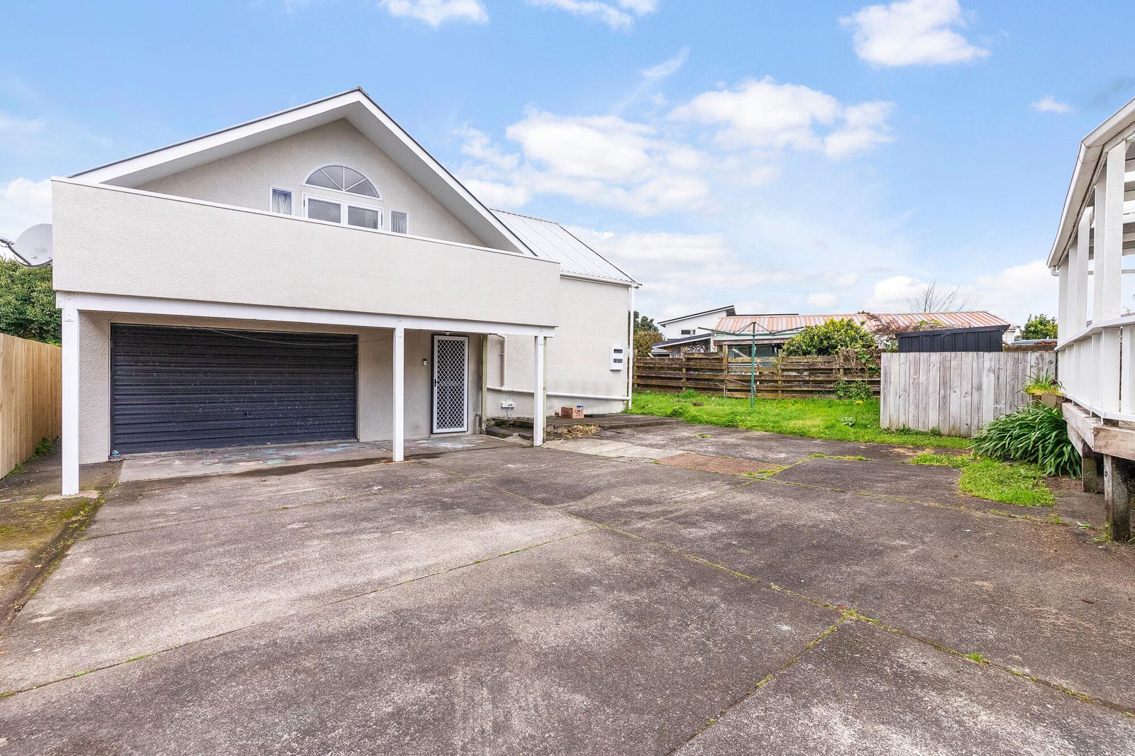 61 Gloria Avenue, Te Atatu Peninsula, photo 5