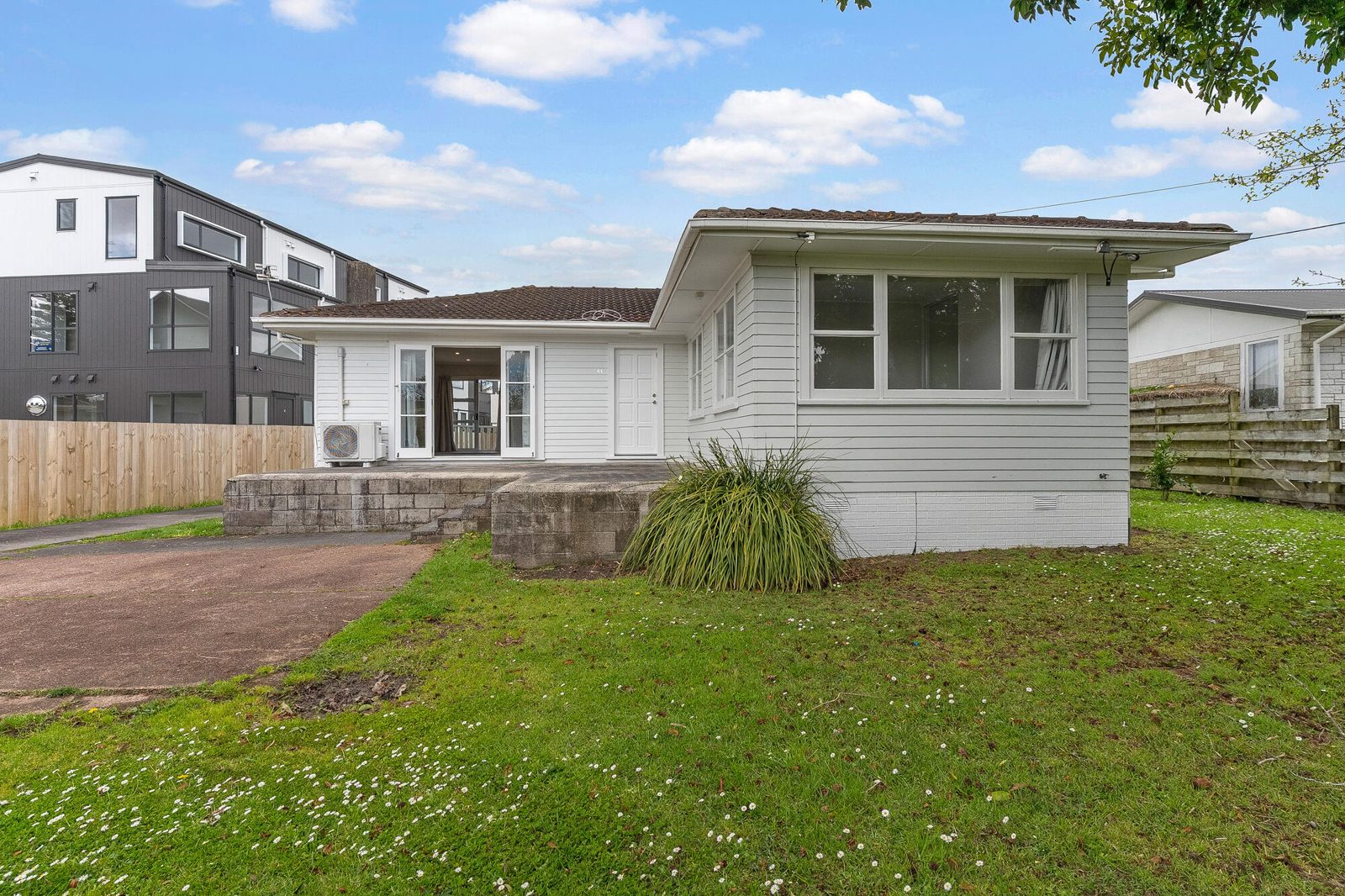 61 Gloria Avenue, Te Atatu Peninsula, photo 9