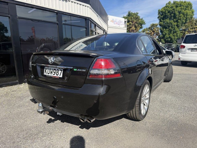 2010 Holden Commodore Calais-V Sedan V8 AT, photo 2