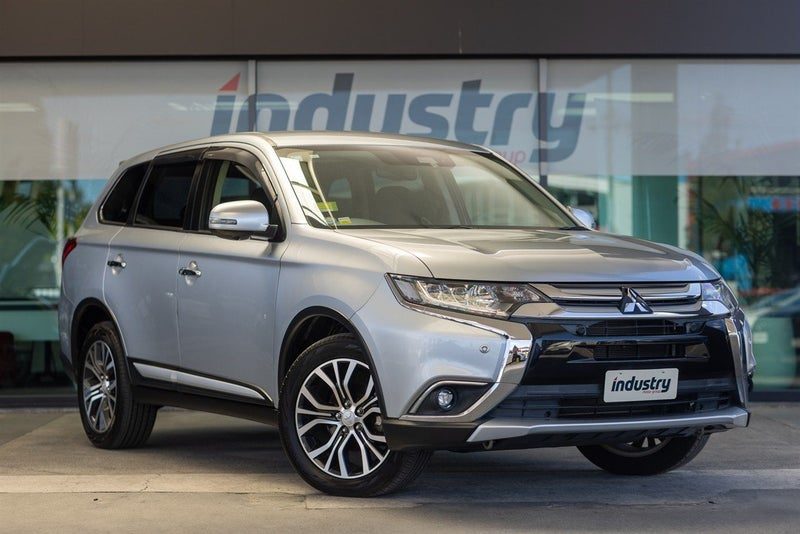 2017 Mitsubishi Outlander 7 Seater High Spec
