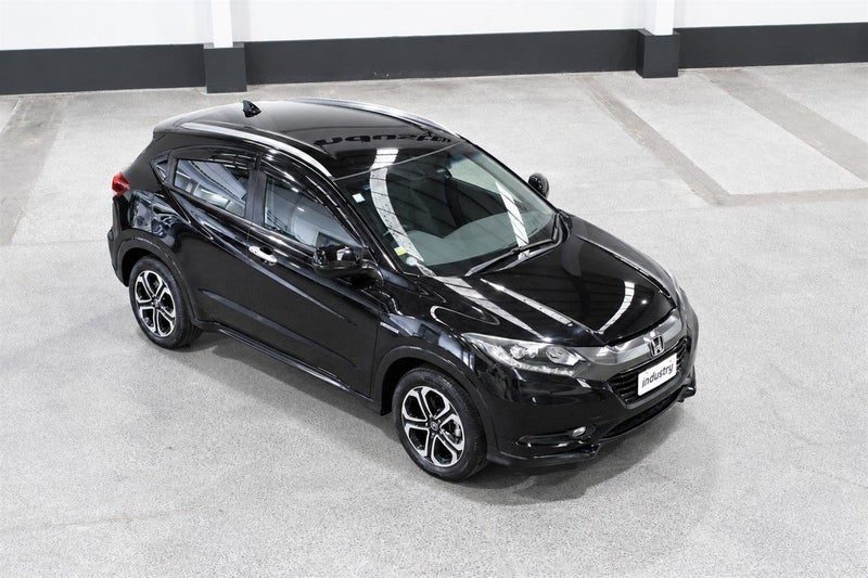 2015 Honda Vezel Hybrid Z - Low Kms!, photo 2