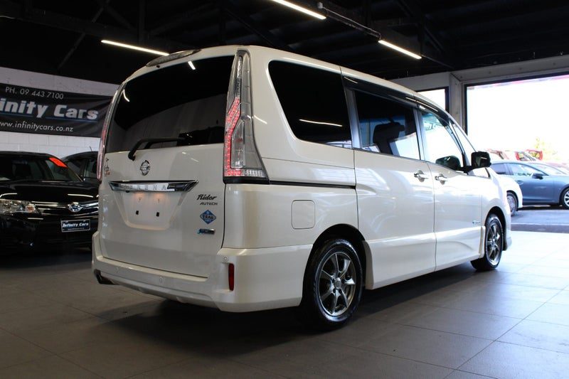 2015 Nissan Serena Hybrid, photo 2