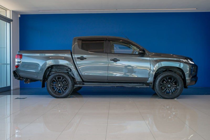 2022 Mitsubishi Triton DC GLSB 4WD 6AT 2.4D, photo 2