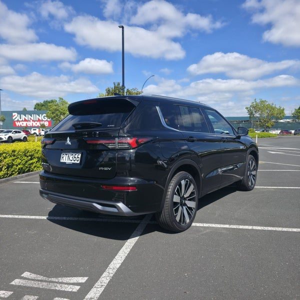 2026 Mitsubishi Outlander VRX PHEV/4WD/AT, photo 3