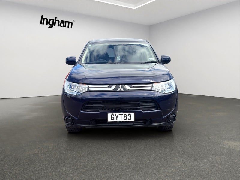 2013 Mitsubishi Outlander LS 5 Seater, photo 2