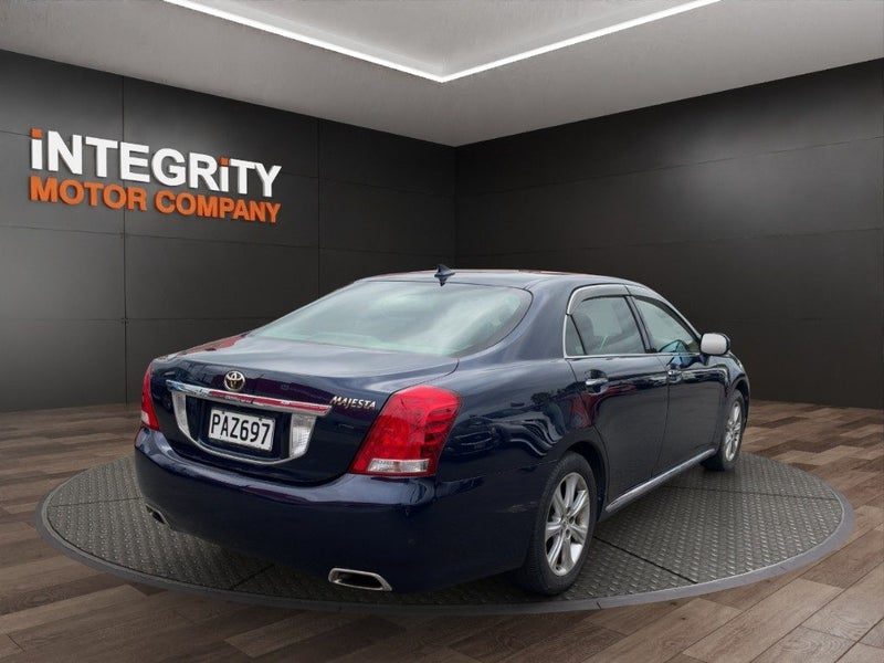 2012 Toyota Crown MAJESTA, photo 3