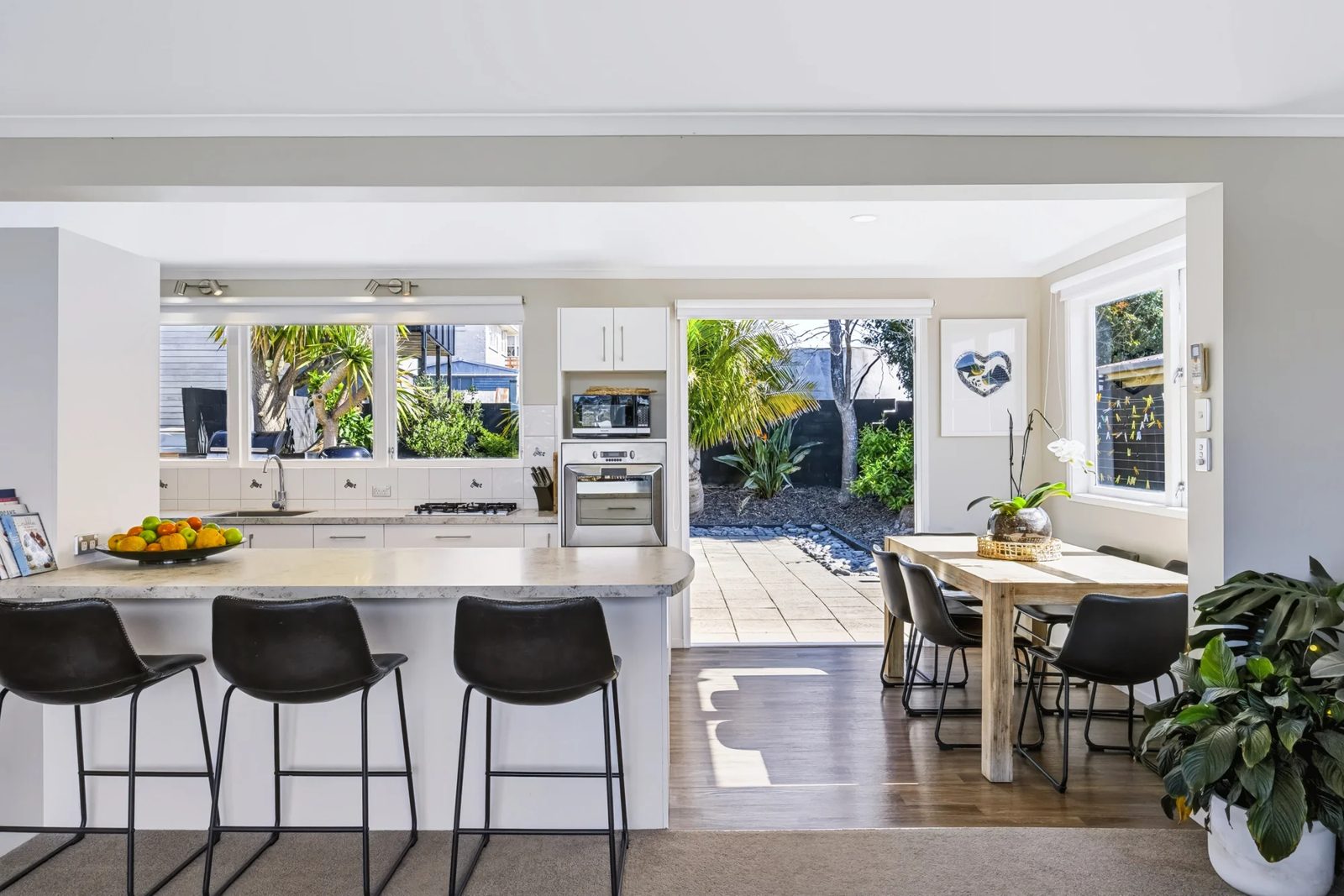 12 Rakino Avenue, Manly, photo 4