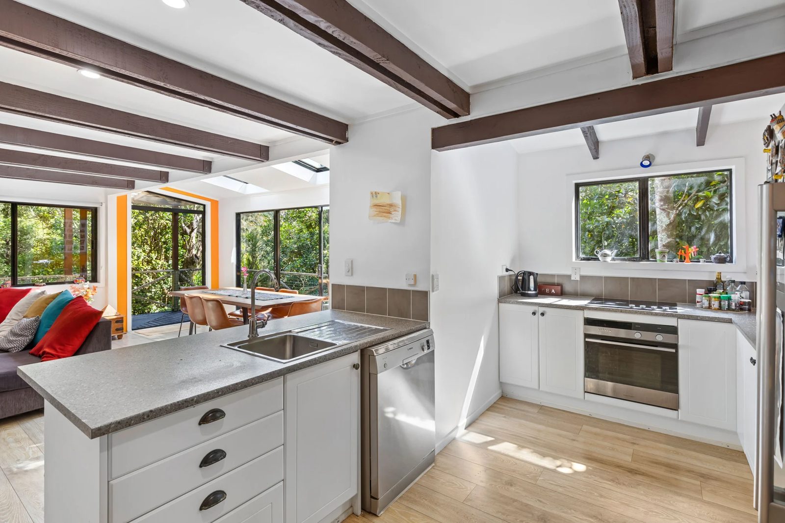 47 Western Road, Laingholm, photo 8
