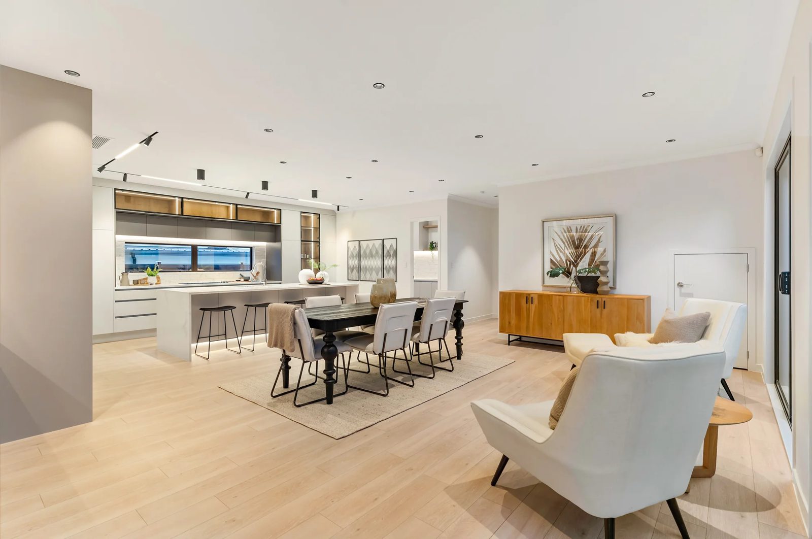 6 Luff Place, Long Bay, photo 3