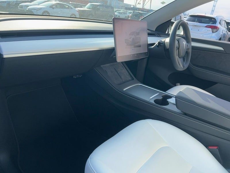 2023 Tesla Model Y Performance Dual Motor AWD, photo 3