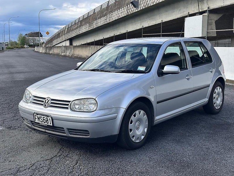 2002 Volkswagen Golf, photo 2