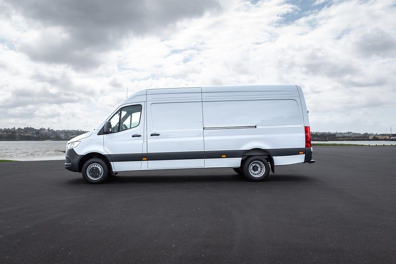 2026 Mercedes-Benz Sprinter 517 LWB Panel Van RWD, photo 3