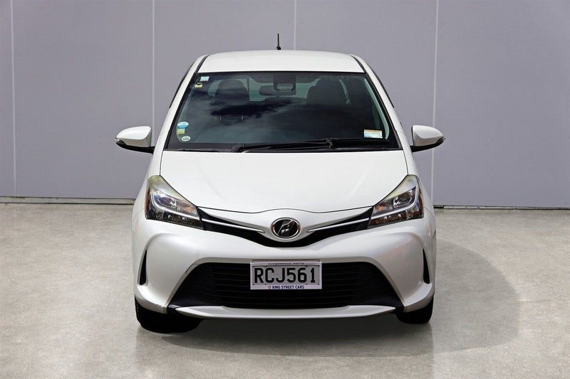 2016 Toyota Vitz F 1.0 Petrol, photo 3