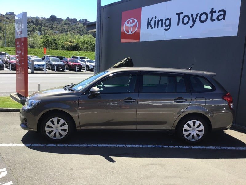 2015 Toyota Corolla Fielder 1.5 Hybrid EX Wagon, photo 2
