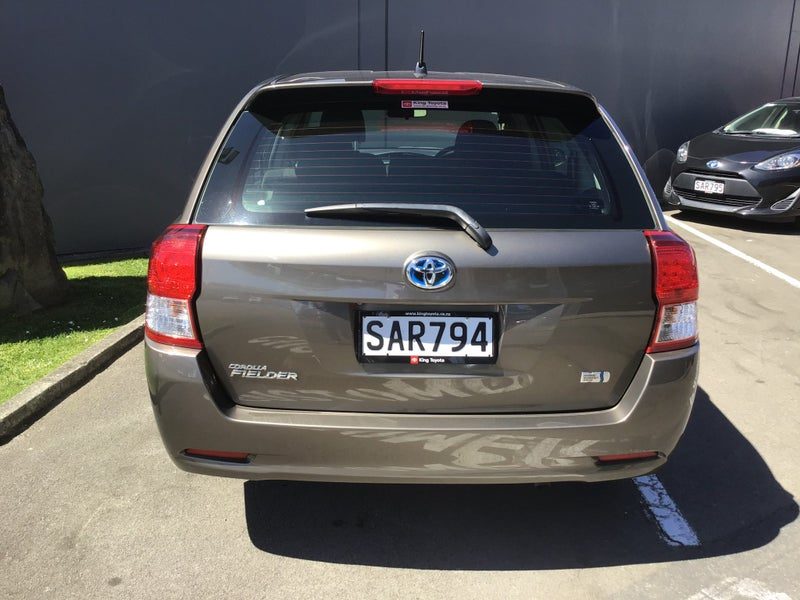 2015 Toyota Corolla Fielder 1.5 Hybrid EX Wagon, photo 3