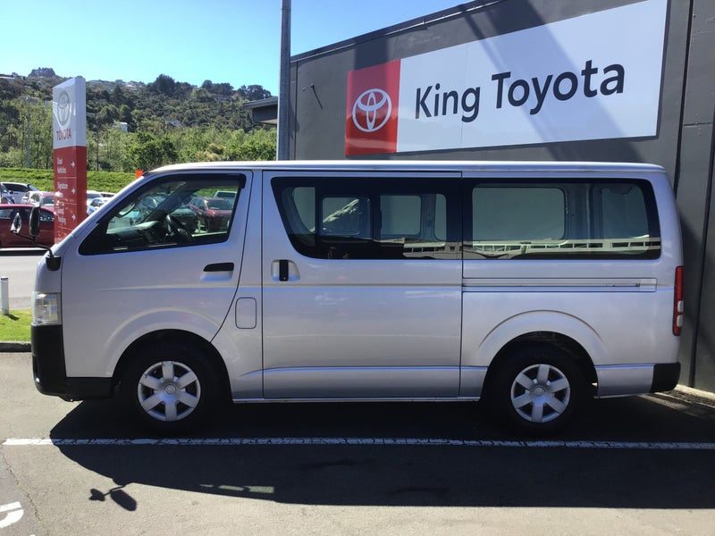 2016 Toyota Hiace 2.0L petrol, photo 2