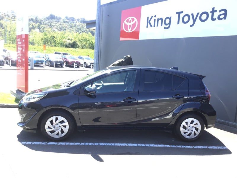 2021 Toyota Aqua 1.5 Hybrid S, photo 2