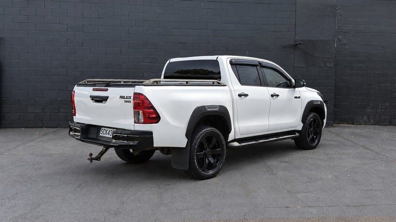 2017 Toyota Hilux SR5 (2WD Double Cab Ute), photo 2