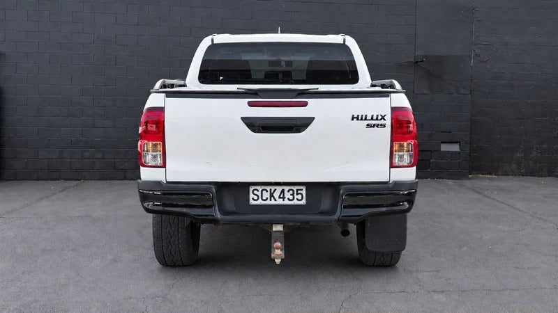 2017 Toyota Hilux SR5 (2WD Double Cab Ute), photo 3