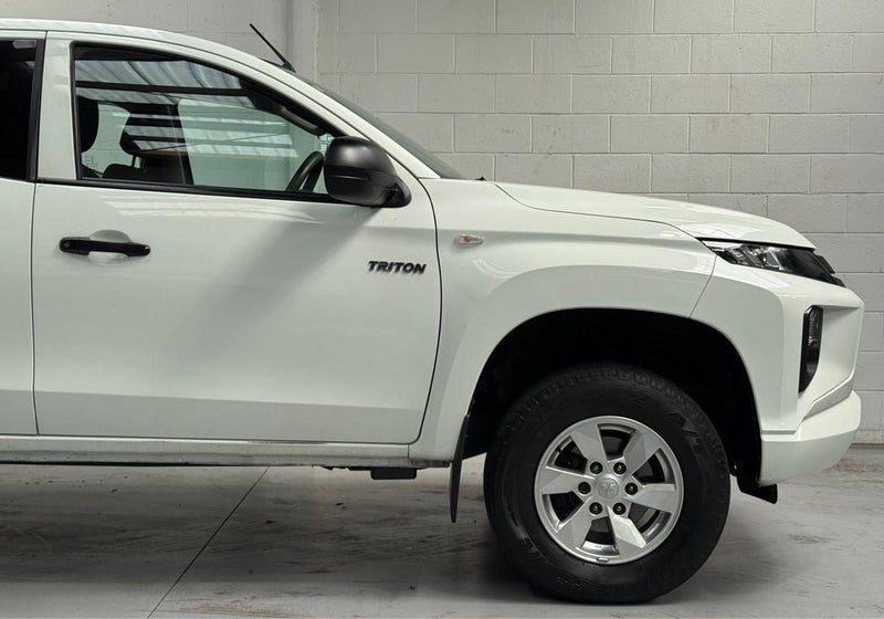 2019 Mitsubishi Triton CC C GLX 4WD 6AT 2.4, photo 2