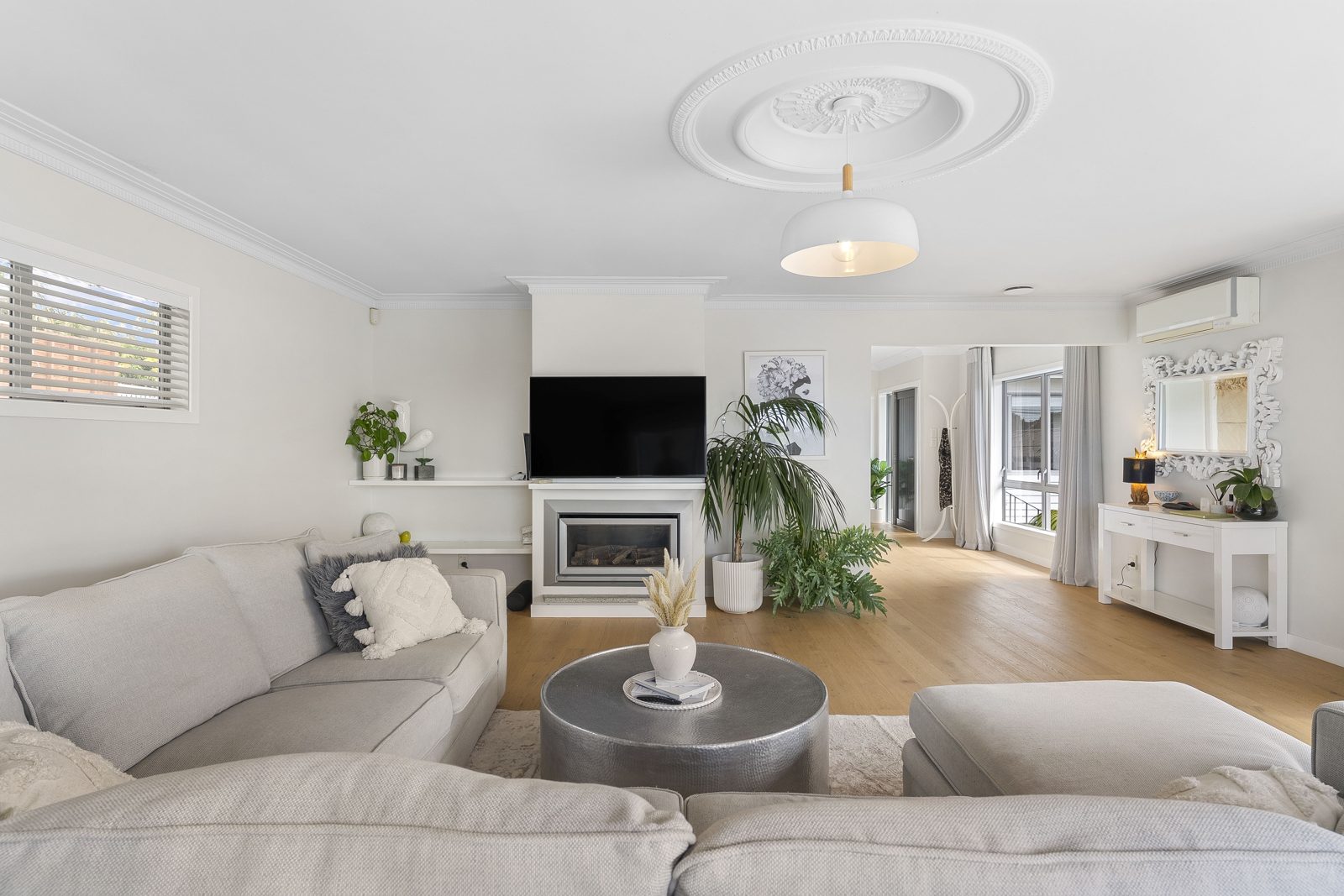 4 Braebank Lane, Te Atatu South, photo 9