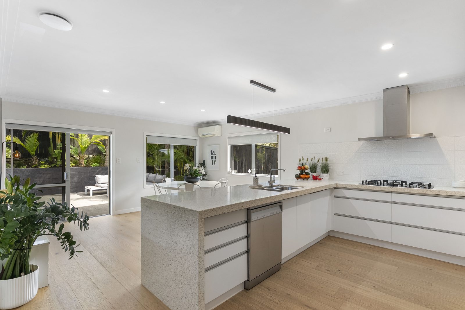 4 Braebank Lane, Te Atatu South, photo 10