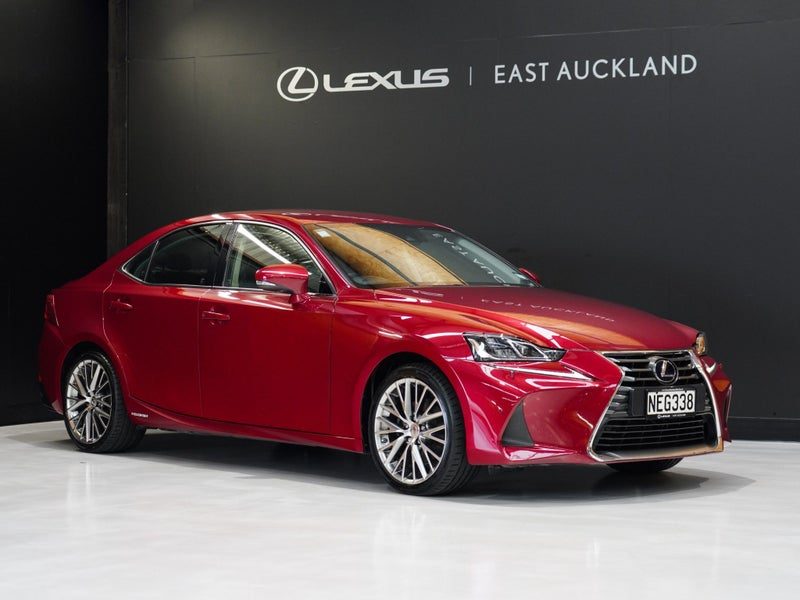2019 Lexus IS 300h Limited