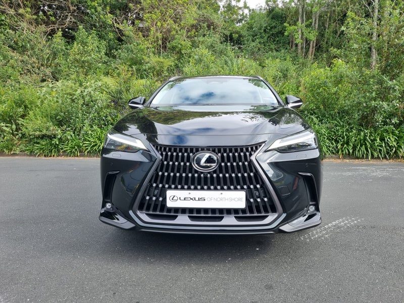 2026 Lexus NX 350h Limited 2.5L Hybrid AWD SUV, photo 2