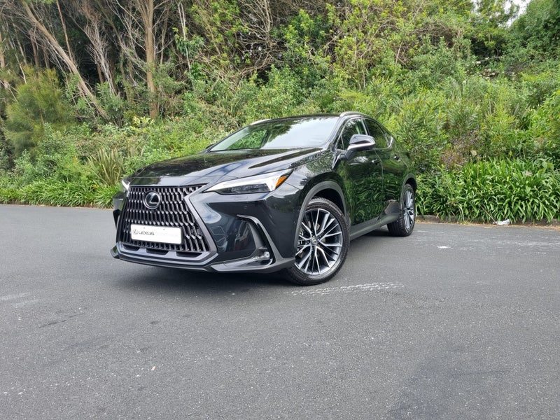2026 Lexus NX 350h Limited 2.5L Hybrid AWD SUV, photo 3