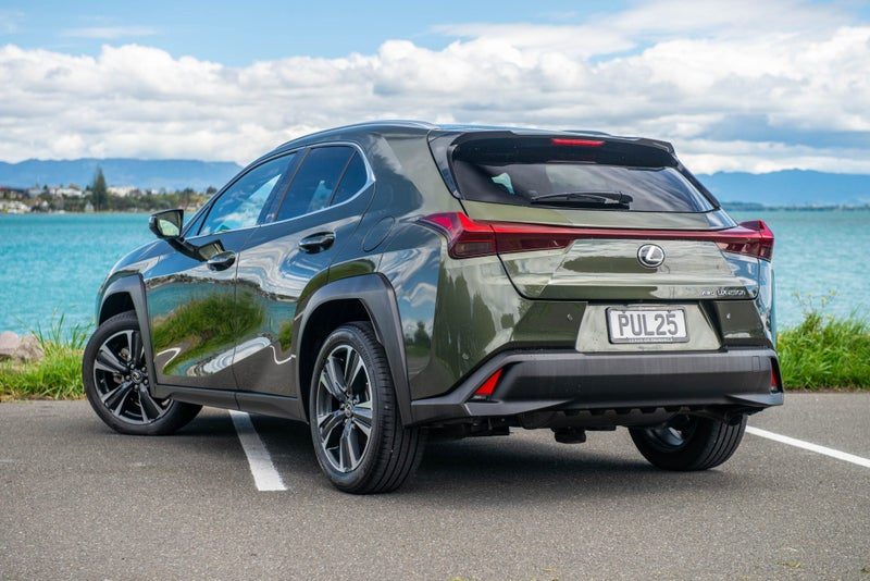 2023 Lexus UX 250H Limited, photo 2