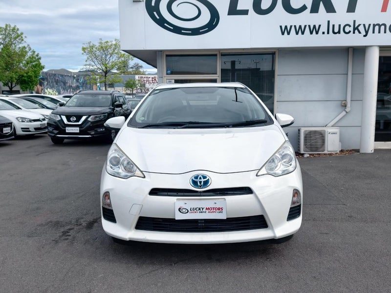 2013 Toyota Aqua G / Hybrid / Push Start, photo 2