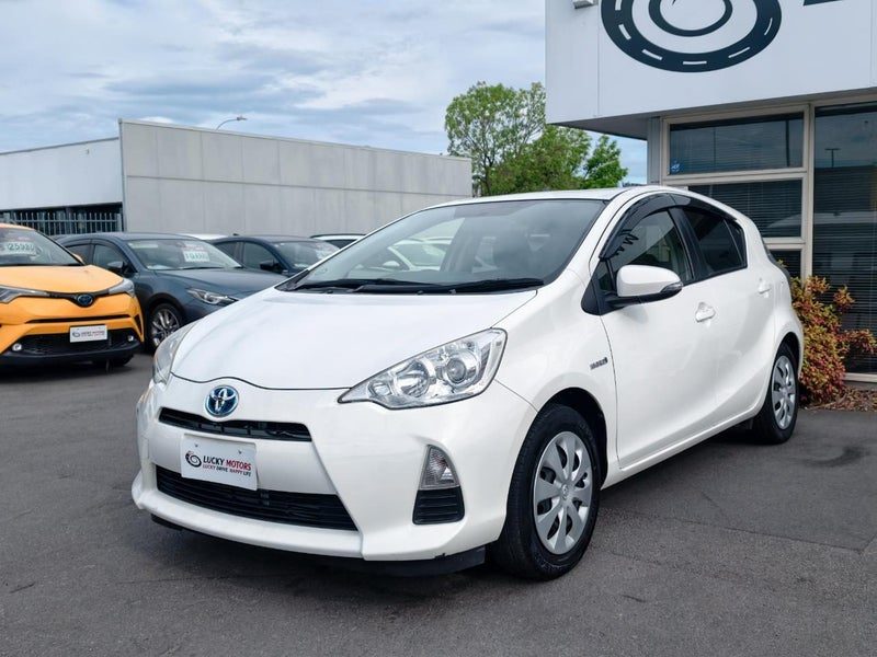 2013 Toyota Aqua G / Hybrid / Push Start, photo 3