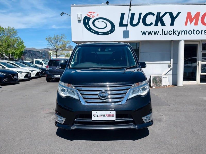 2015 Nissan Serena 8 Seater, photo 2