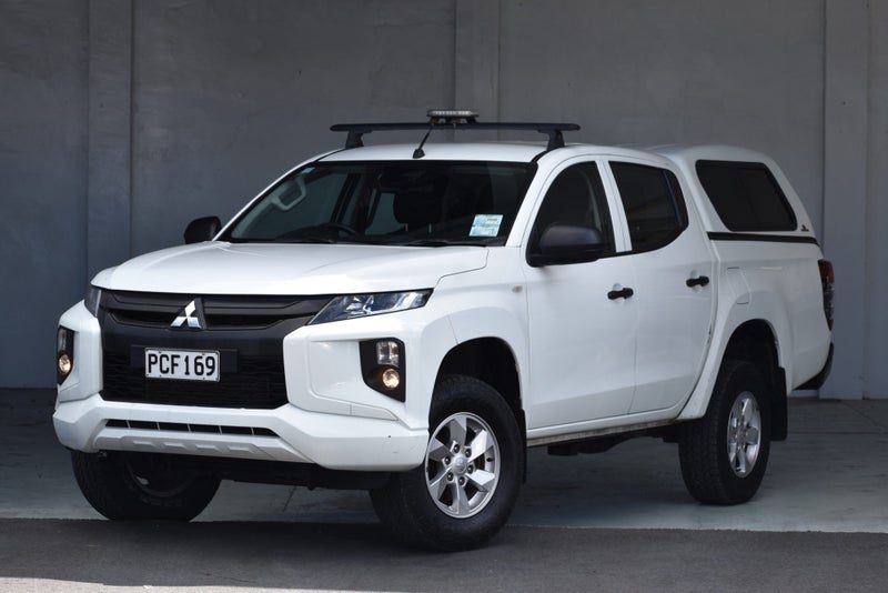 2022 Mitsubishi Triton Dc GLX 4WD 6At