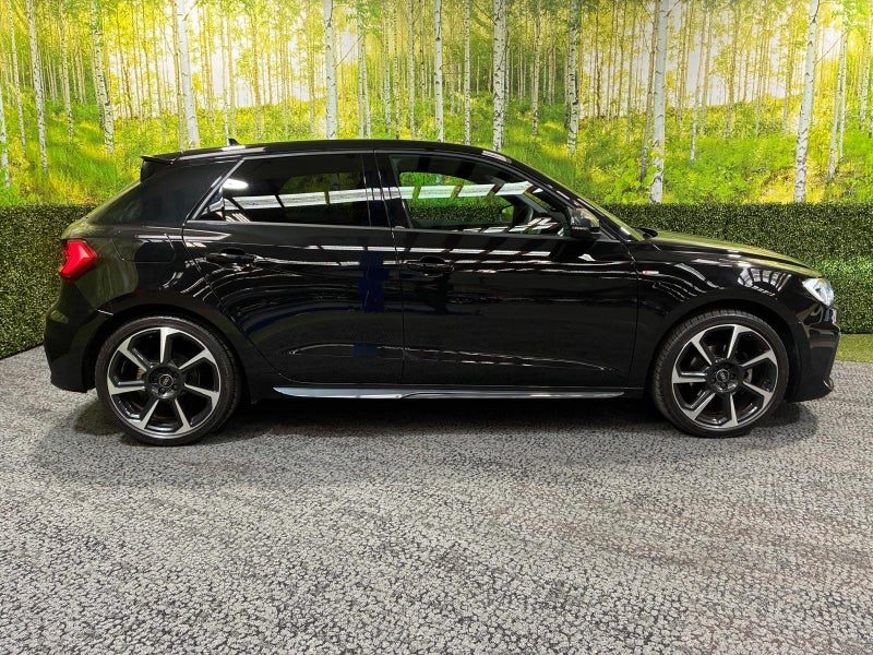 2025 Audi A1 35 Tfsi S Line, photo 3