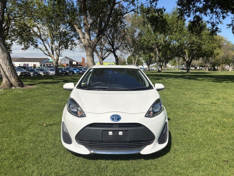 2021 Toyota Aqua 1.5 Hybrid S Automatic Hatch, photo 2