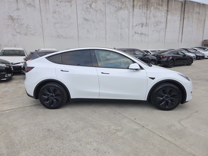 2024 Tesla Model Y Rear Wheel Drive, photo 2