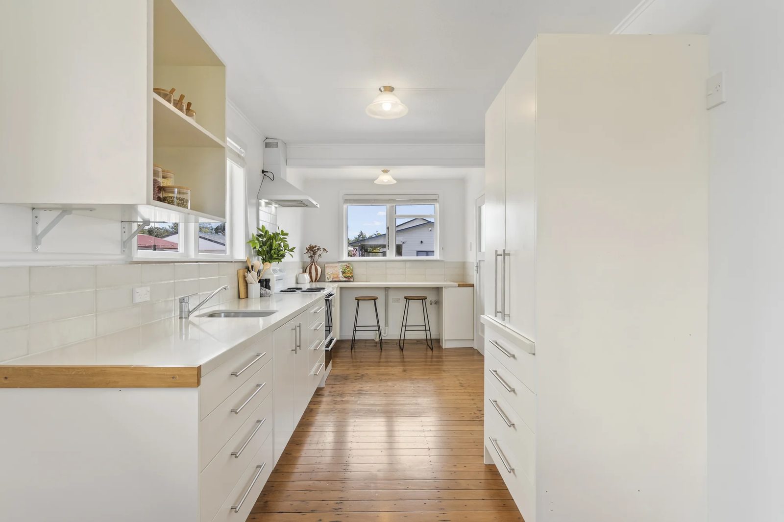 56 Kelwyn Road, Kelston, photo 4