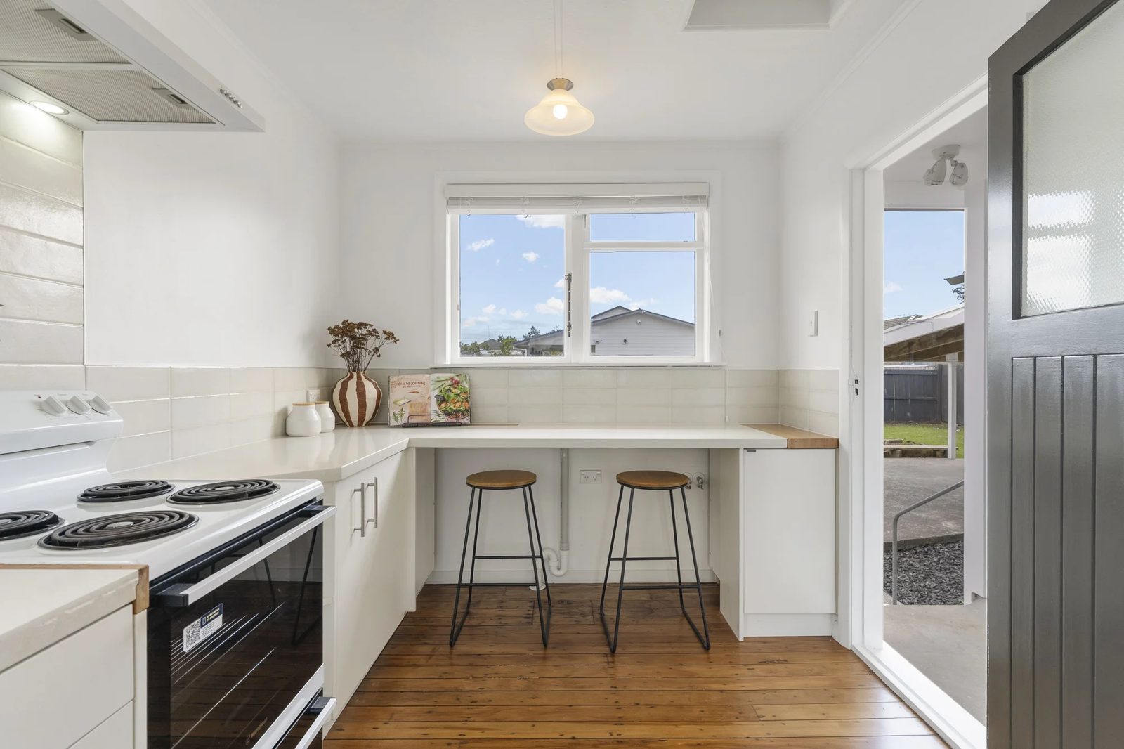 56 Kelwyn Road, Kelston, photo 9