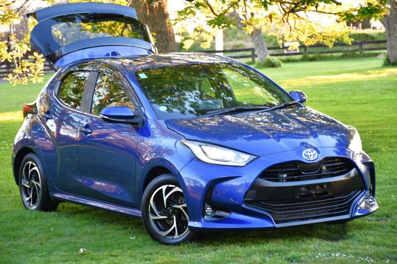 2020 Toyota Yaris Hybrid high spec Heated seats